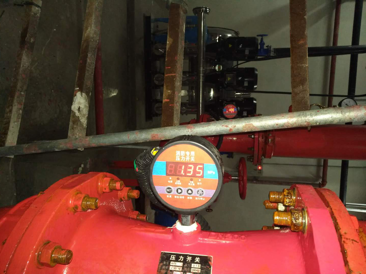 法蘭安裝低壓壓力開關(guān)示意圖